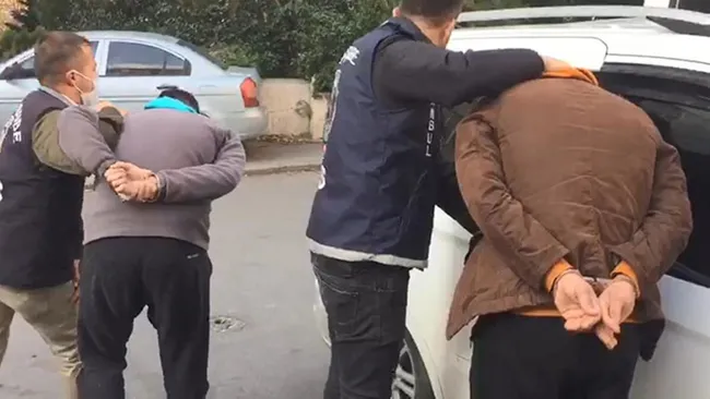 İstanbul’da perdeci kabusu! Eve girip önce darp ettiler sonra çalıp kaçtılar - 2