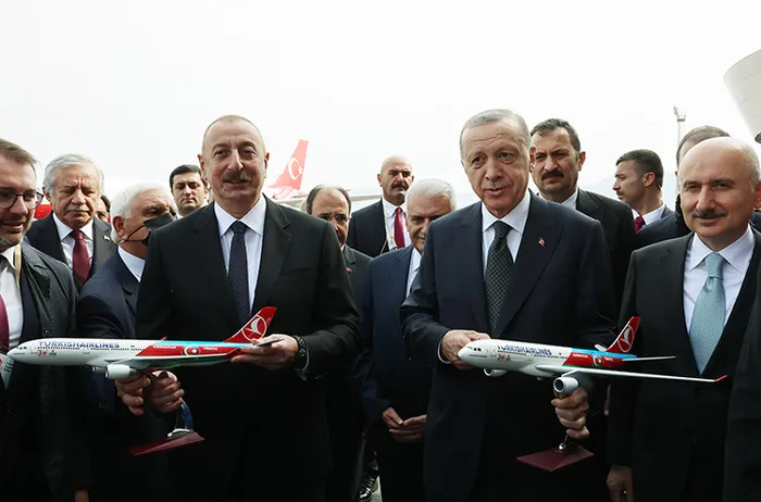 son-dakika-haberi-kabine-toplantisi-sonrasi-baskan-recep-tayyip-erdogandan-kritik-aciklamalar-1666629405695.jpg
