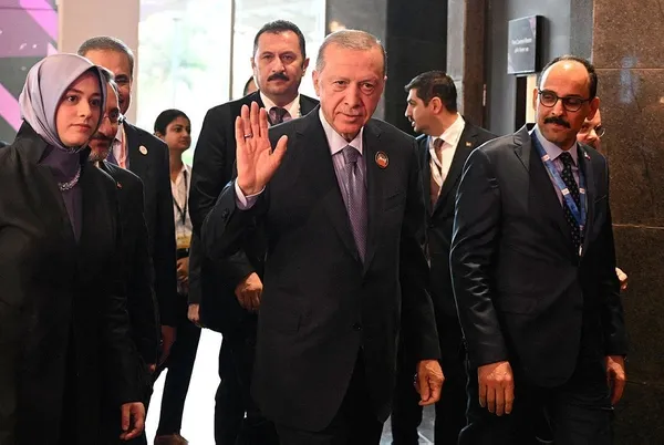 Başkan Erdoğan’dan G20 Liderler Zirvesi sonrası uçakta flaş açıklamalar: Tahıl koridoru, Türkiye’nin enerji merkezi olması, ABD ziyareti...