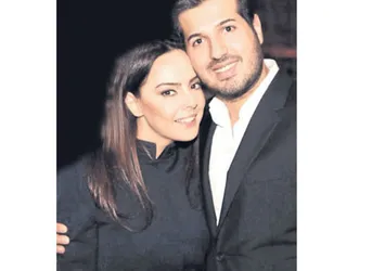Ebru Gündeş ABD’ye uçuyor!