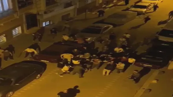 1620888341649.jpg Eline sopayı alan koştu! Esenyurt'ta 'laf atma' kavgası - 2