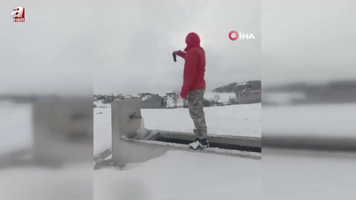 Tokat'ta eksi 10 derece çeşmeyi dondurdu