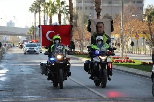 son-dakika-baskan-erdogandan-sehit-kahraman-polis-fethi-sekin-paylasimi-1609871509757.jpg Son dakika: Başkan Erdoğan'dan şehit kahraman polis Fethi Sekin paylaşımı! - 4