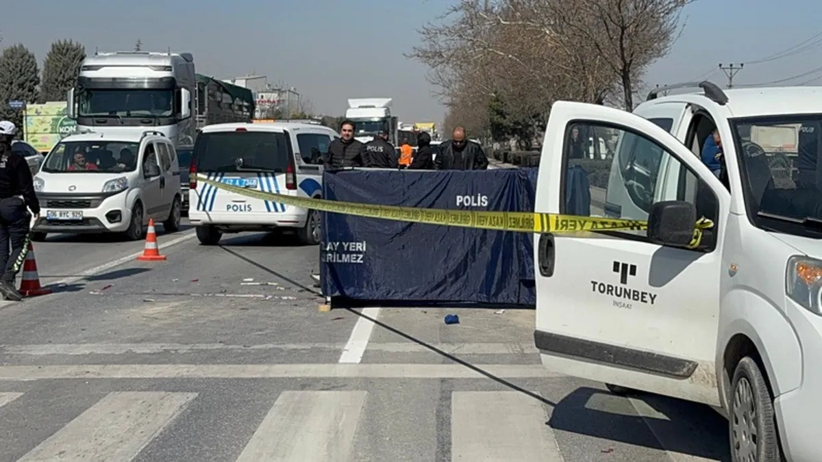 Konya'da ticari araca çarpan kurye öldü: Üçüncü çocuğunu kucağına almıştı