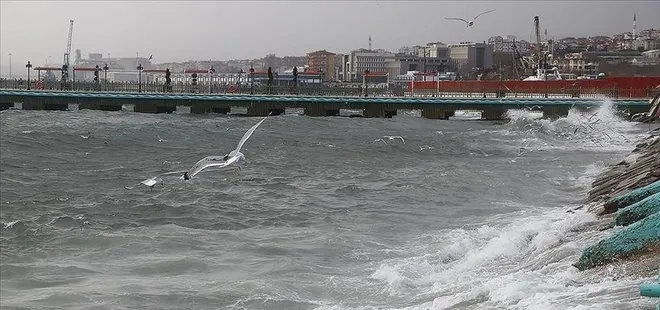 Yola çıkacaklar dikkat! İstanbul’da deniz ulaşımına hava muhalefeti engeli | Trafikte yoğunluk yaşanıyor
