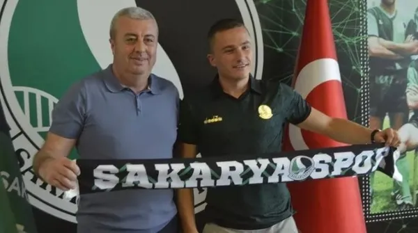 sakaryaspora-polonyali-orta-saha-michal-jan-nalepa-yesil-siyahli-formayi-giyecek-1655492877553.jpg Sakaryaspor'a Polonyalı orta saha! Michal Jan Nalepa yeşil siyahlı formayı giyecek - 1