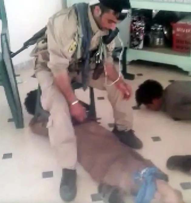 Terör örgütü PYD/PKK'nın sivillere işkence görüntüleri - 1