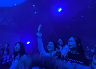 Wuhan'da gece kulüpleri doldu taştı! Sabaha kadar eğlendiler