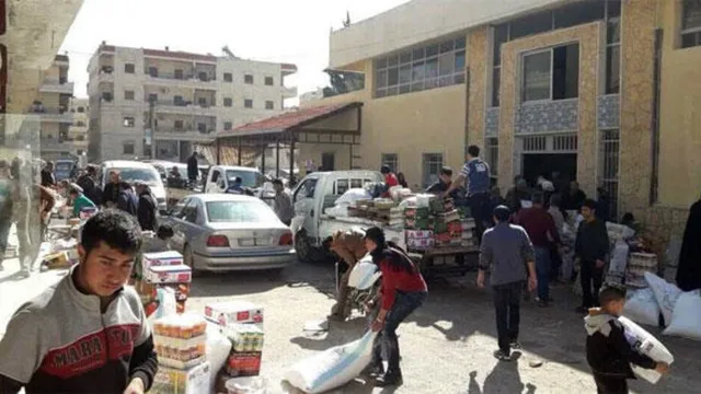 Afrin'de halk ayaklandı YPG/PKK merkez binasını bastı - 1