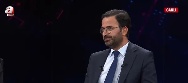 organize-suc-orgutu-lideri-sedat-peker-dubaide-gozaltina-alindi-a-haber-ekranlarinda-nazif-karaman-ve-kurtulus-tayiz-acikladi-1623617084175.jpg "Organize suç örgütü lideri Sedat Peker Dubai'de gözaltına alındı!" A Haber ekranlarında Nazif Karaman ve Kurtuluş Tayiz açıkladı - 5