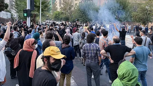 İran'da tansiyon düşmüyor! Peş peşe gözaltılar - 1