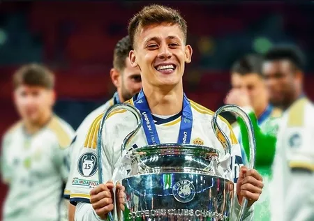 UEFA Süper Kupa Real Madrid'in!  Arda Güler 13 aylık Real Madrid kariyerinde 4. kupasını kazandı