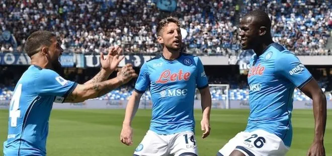 Galatasaray’dan bomba transfer! Bir Napoli efsanesi daha geliyor! Mertens devreye girdi...