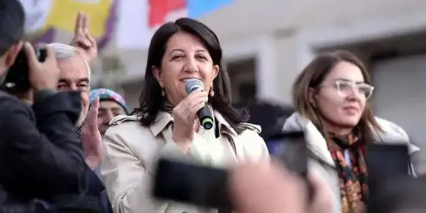 iyi-parti-hdp-kavgasi-buyuyor-ittifak-ortaklarini-golge-oyunu-oynamakla-sucladilar-1668190622407.jpg İYİ Parti - HDP kavgası büyüyor: İttifak ortaklarını 'gölge oyunu' oynamakla suçladılar - 3