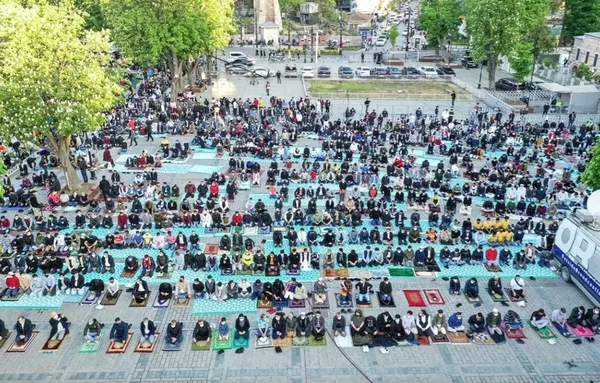 Yunan basınında Ayasofya'daki bayram namazı hazımsızlığı! - 7