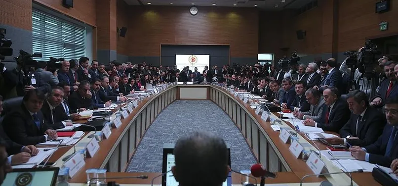 Anayasa teklifinin ilk 2 maddesi kabul edildi