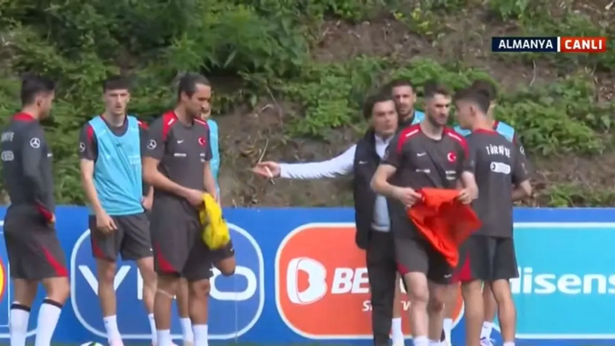 Vincenzo Montella ile Arda Güler arasında dikkat çeken görüntüler! Arda Güler'in elinden yeleğini aldı | TFF'den Arda Güler açıklaması