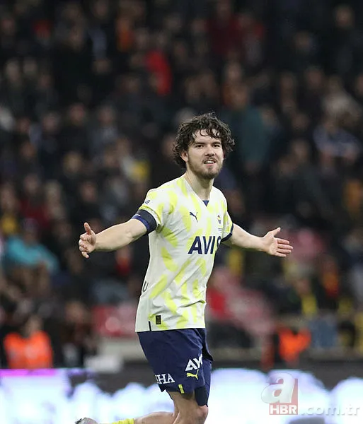 Fenerbahçeli yıldıza İngiltere’den talip! Bonservis bedeli dudak uçuklattı… 10