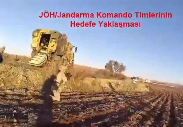 kirmizi-kategoride-aranan-rodi-hayri-kod-adli-orhan-elma-etkisiz-hale-getirildi-icisleri-bakani-ali-yerlikaya-1701667565209.jpeg Kırmızı kategoride aranan Rodi Hayri kod adlı Orhan Elma etkisiz hale getirildi! İçişleri Bakanı Ali Yerlikaya duyurdu - 4