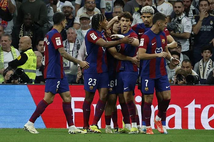 el-clasicoda-futbol-ziyafeti-jude-bellingham-uzatmalarda-fisi-cekti-1713733933314.jpg El Clasico'da futbol ziyafeti! Jude Bellingham uzatmalarda fişi çekti - 4