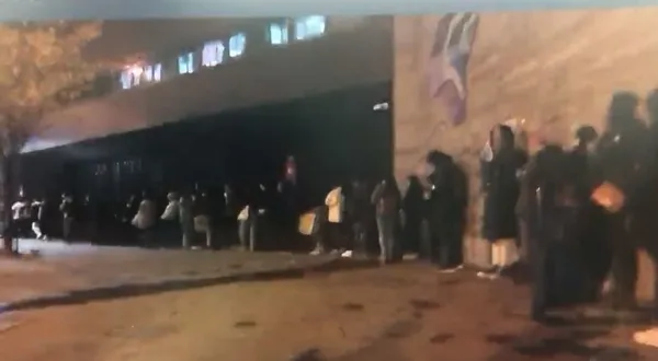 1675344739172.jpg İngiltere'den sonra Fransa'daki öğrencileri de gıda krizi vurdu! Aşevlerinin önünde dev kuyruklar - 3