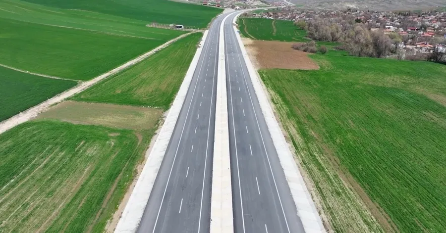 corum-lacin-yolu-ve-kirkdilim-tunelleri-hizmete-aciliyor-1776241124951.jpeg Çorum-Laçin Yolu ve Kırkdilim Tünelleri hizmete açılıyor! 30 dakikalık yol 15 dakikaya düşecek - 4