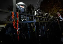 Polonya’da “darbe girişimi” iddiası! Başbakan Tusk’tan Anayasa Mahkemesi’ne polis baskını