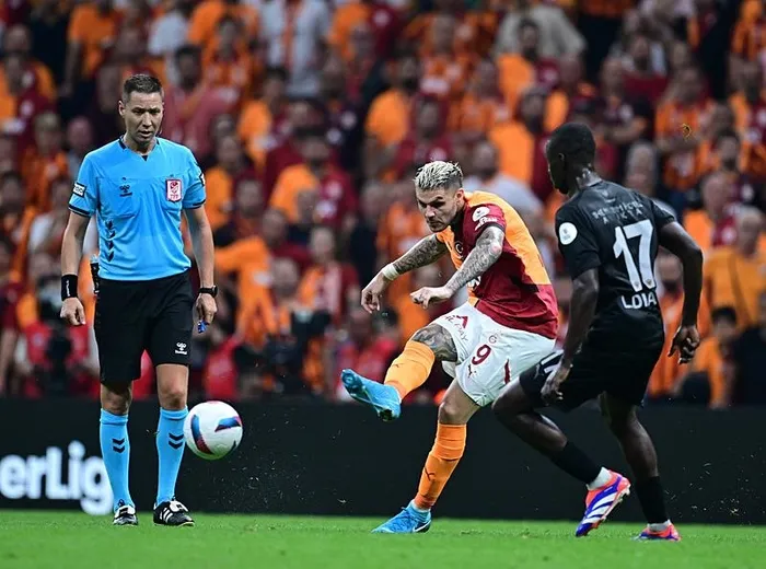 canli-galatasaray-hatayspor-maci-canli-anlatim-trendyol-super-lig-1723232849625.jpeg Muhteşem geri dönüş! Cimbom açılışı 3 puan ile yaptı | Galatasaray - Hatayspor'u 2-1 mağlup etti - 3