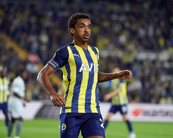 fenerbahcede-luiz-gustavo-surprizi-36-gun-sonra-yeniden-1638719797738.jpeg Fenerbahçe'de Luiz Gustavo yeniden! 36 gün sonra ilk 11'de - 1