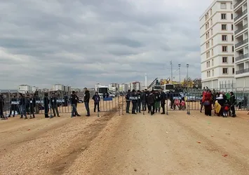 Nevruz kutlamasında, 'Üzerimde bomba var' dedi, vuruldu