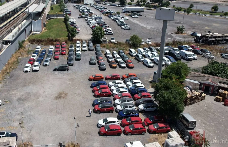 İstanbul'da sıfır otomobil sorunu yaşanırken çileden çıkaran görüntüler! Stok araçlar böyle bekletiliyor 5