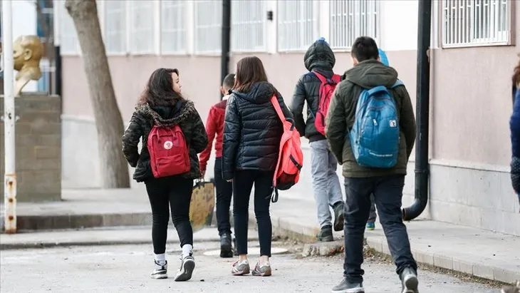 MEB açıkladı: Yarın okul var mı? 10 Kasım Salı okullar tatil mi? Atatürk’ü Anma Günü resmi tatil mi?