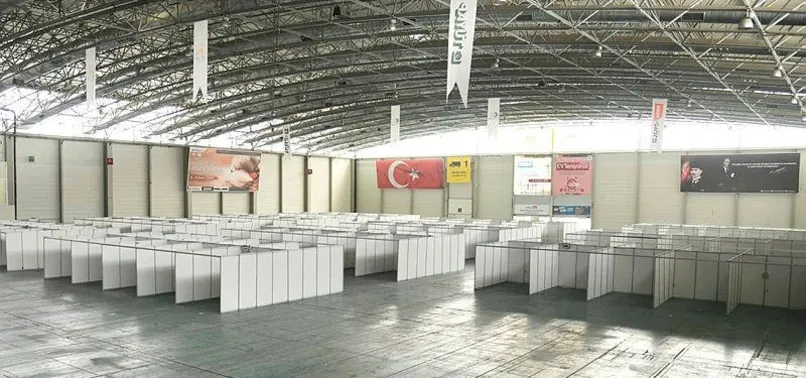 Boş fuar binasını 'örnek sahra hastanesi' olarak gösterdi!