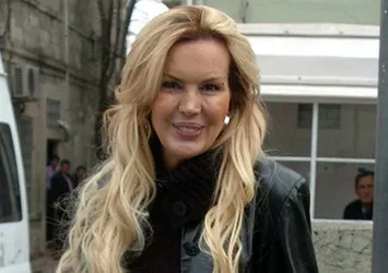 Harika Avcı: Hizmetçim hem soydu hem dövdü