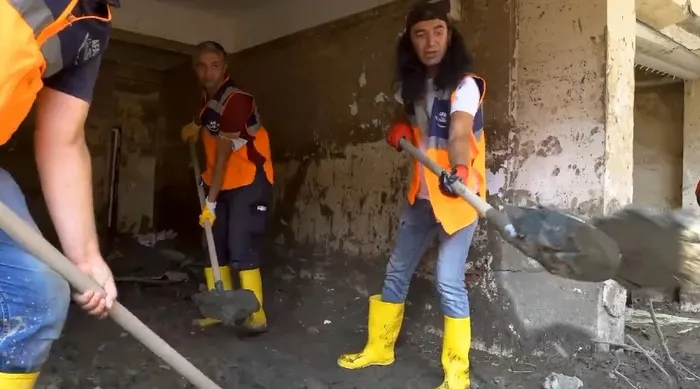 Sanatçı Murat Kekilli’den örnek davranış! AFAD'dan teşekkür geldi - 2