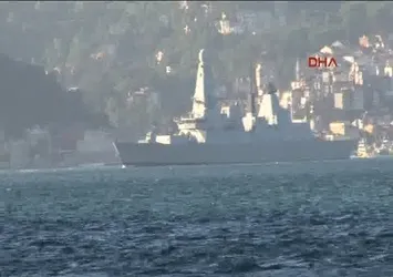 İngiliz savaş gemisi Boğaz'dan giriş yaptı