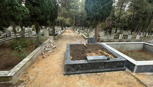1698762384898.jpeg Sinop'ta şaşkına çeviren olay! Yolu söküp mezar yaptılar - 4