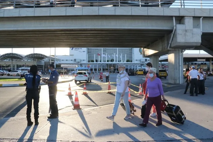 Antalya Havalimanı’nda canına kıydı! Görenleri şoke eden olay