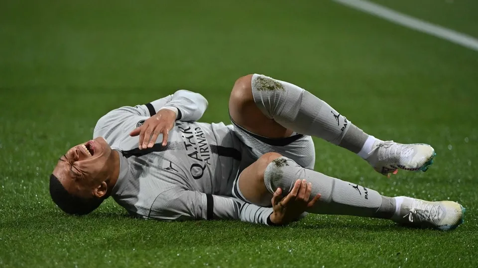 PSG'de Kylian Mbappe'den kötü haber