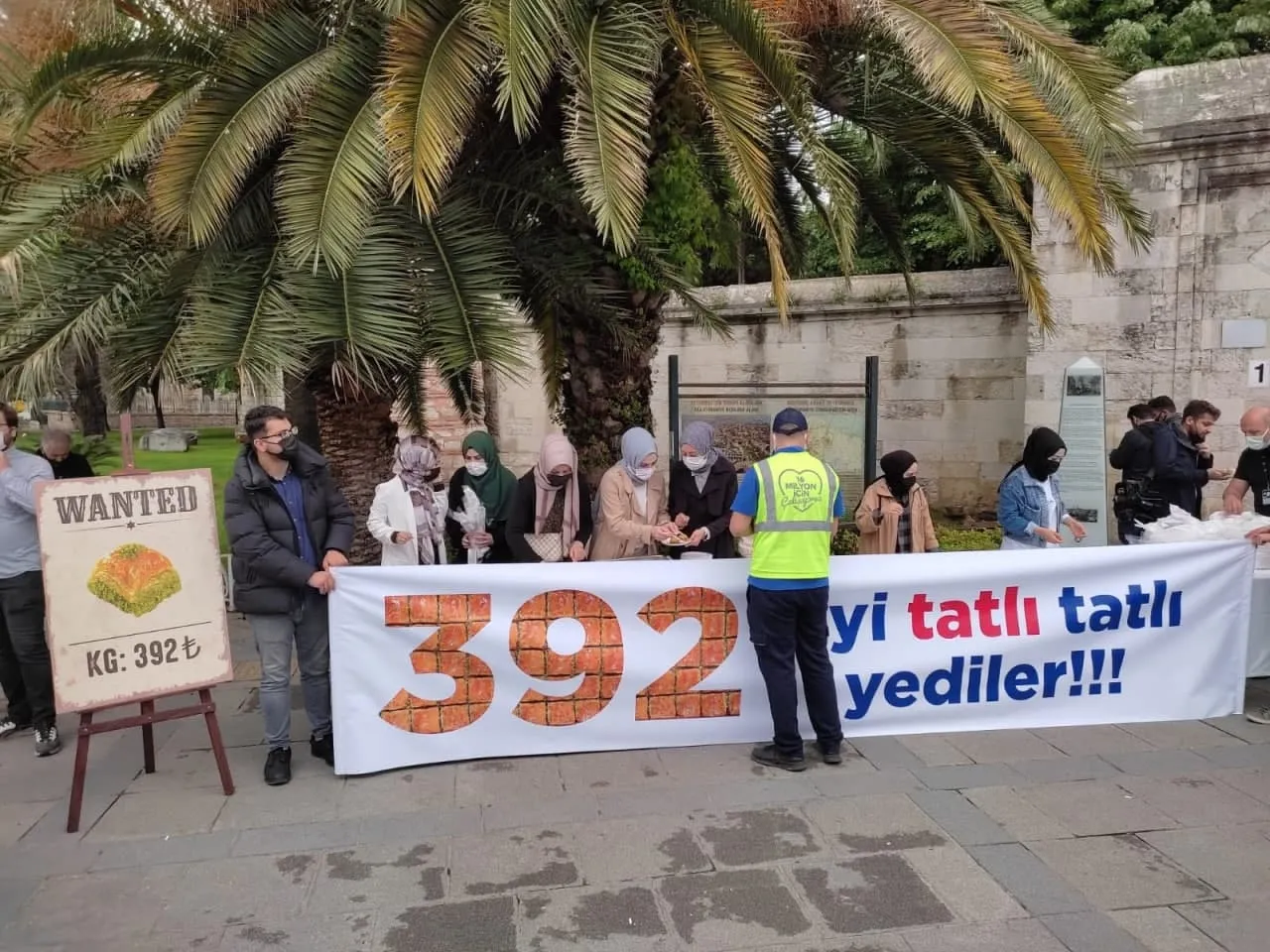 CHP'li İBB'nin usulsüzlüklerine tepkiler çığ gibi! 392 lirayı tatlı tatlı yediler