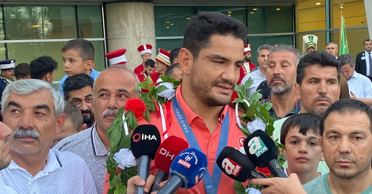 Taha Akgül'den hakemlere sert tepki! Ülkenin kaderiyle oynadılar