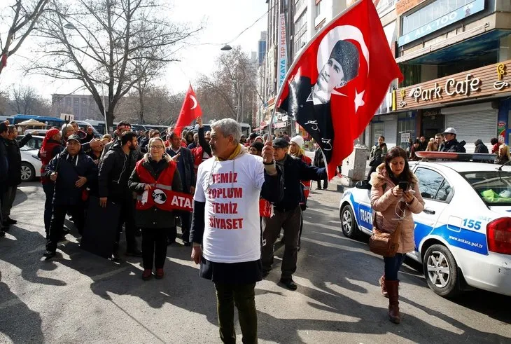 CHP Genel Merkezi önünde ’kırmızı yelekliler’den protesto
