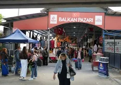 Edirne'de Bulgar turist yoğunluğu esnafı sevindirdi