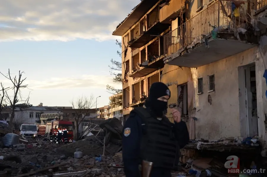 Diyarbakır'daki terör saldırısından ilk kareler 8