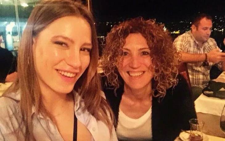 Serenay Sarıkaya ve annesi İzmir depremine yakalandı