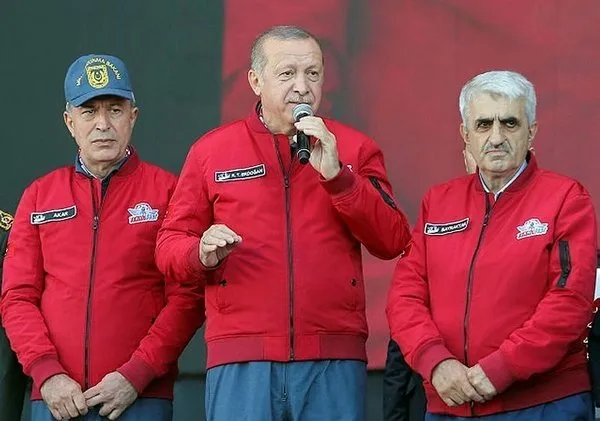 SİHA’ların fikir babası Özdemir Bayraktar’a övgü dolu mesajlar