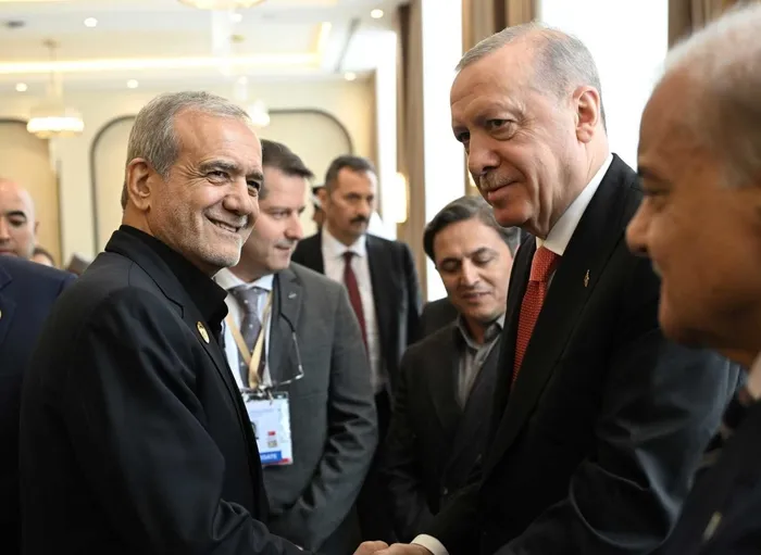 ana-gundem-tirmanan-askeri-gerilim-baskan-erdogan-pezeskiyan-ile-gorustu-1769765347331.jpg Ana gündem tırmanan askeri gerilim: Başkan Erdoğan Pezeşkiyan ile görüştü - 1