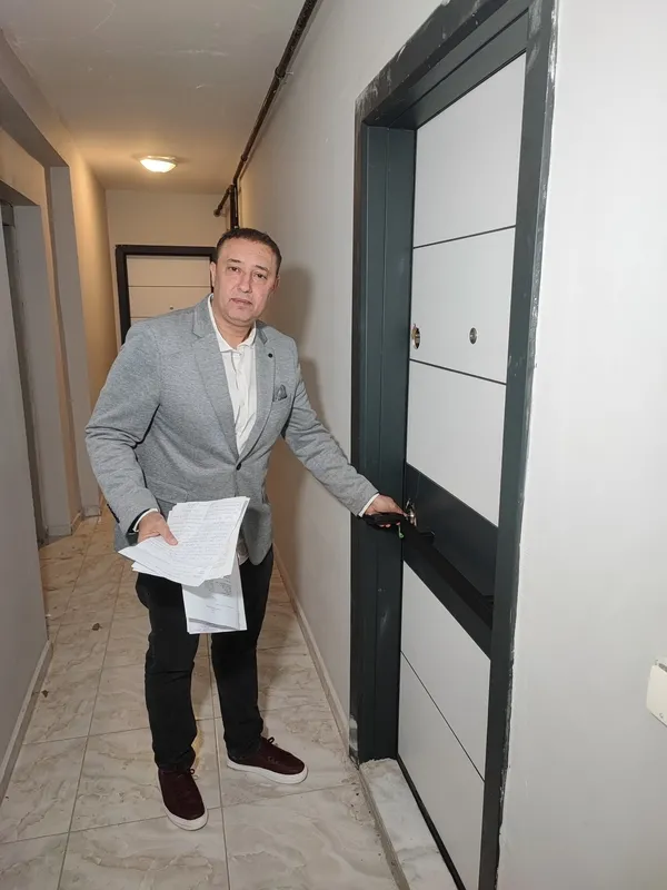 1679552898957.jpg Bu kadarı da 'pes' dedirtti! Deprem korkusuyla kaçtı döndüğünde şoke oldu - 2