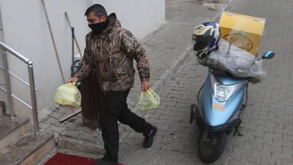 moto-kuryeler-calisiyor-mu-yemeksepeti-getir-siparis-aliyor-mu-1638278477624.jpg Moto kuryeler çalışıyor mu? Yemeksepeti, Getir sipariş alıyor mu? - 3