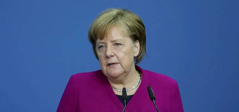 Merkel'den kritik Türkiye açıklaması